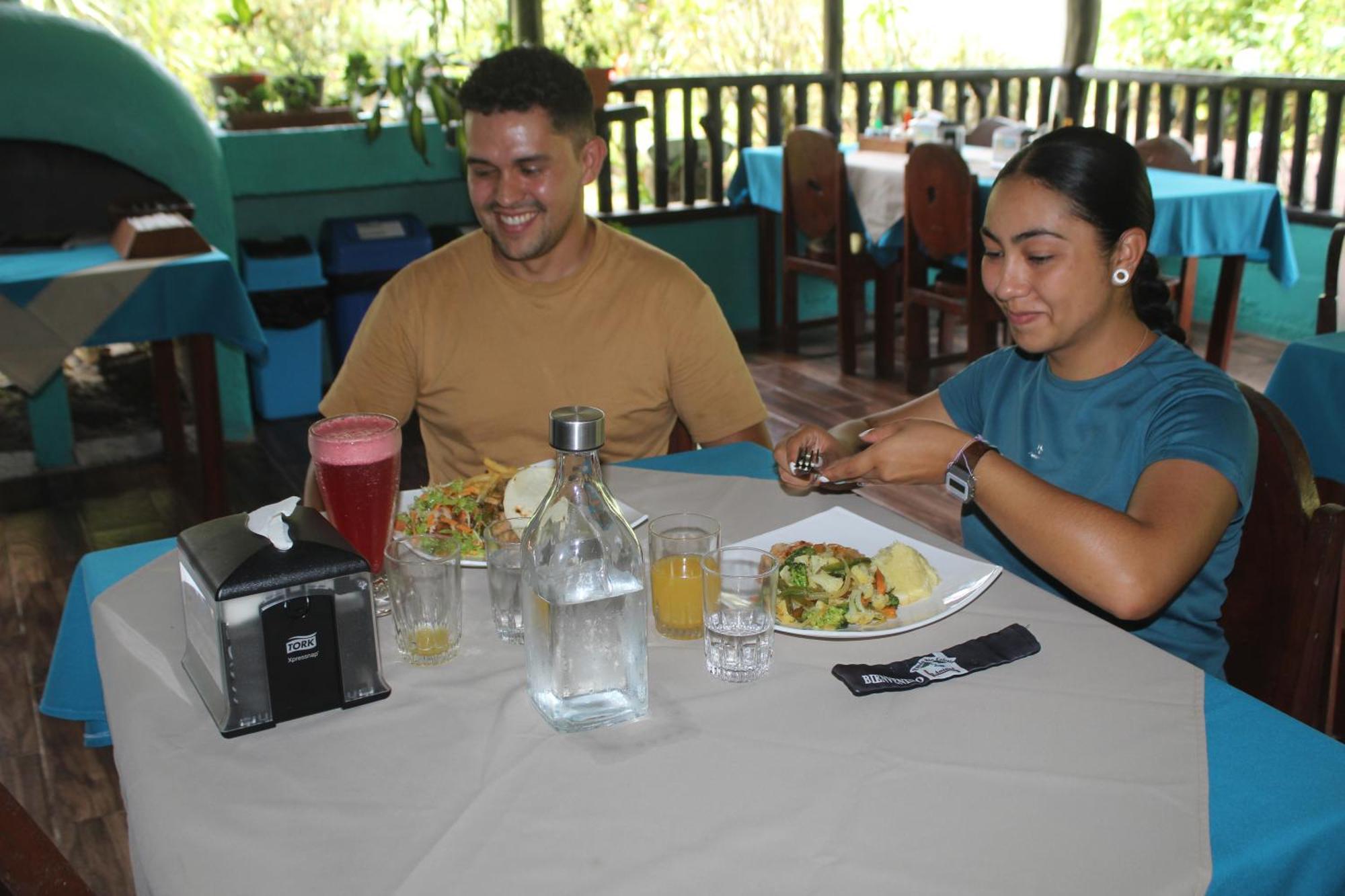 Posada Rio Celeste La Amistad Bed & Breakfast Exterior photo